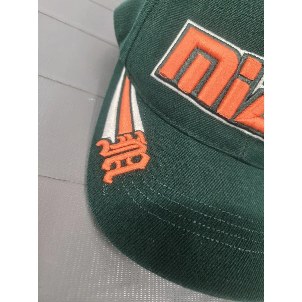 VTG Miami Hurricanes Hat Cap Embroidered American Needle Fitted 7.5 Collegiate